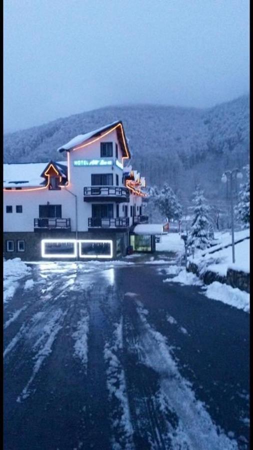 Hotel All Times Timișu de Jos Eksteriør billede