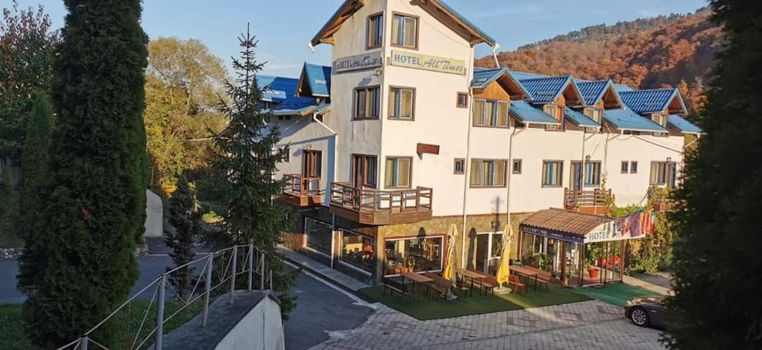 Hotel All Times Timișu de Jos Eksteriør billede